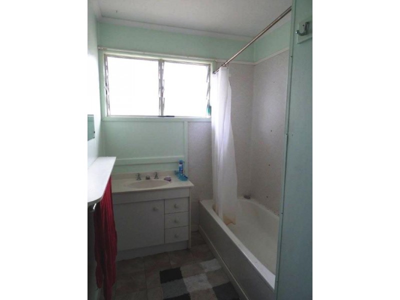 29 Long Street, Blackwater QLD 4717