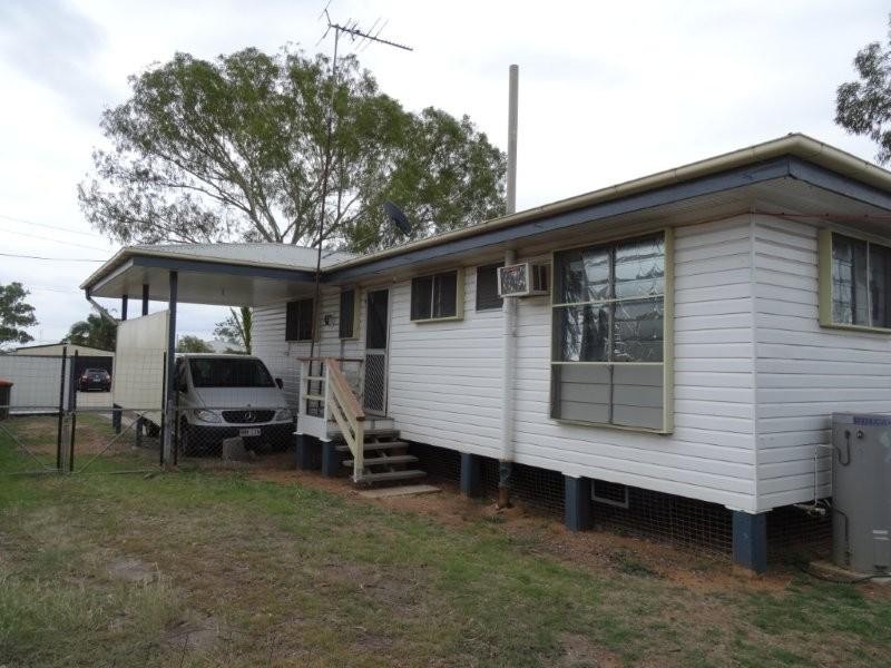 29 Long Street, Blackwater QLD 4717