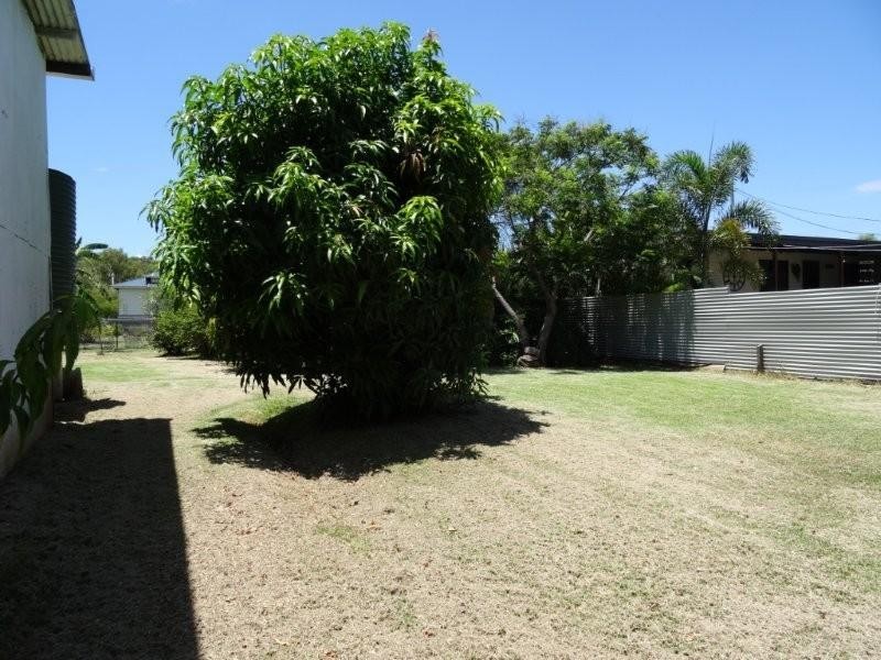 17-19 East Street, Bluff QLD 4702