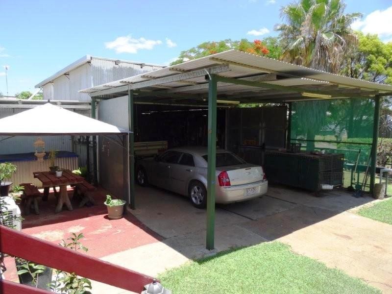 17-19 East Street, Bluff QLD 4702