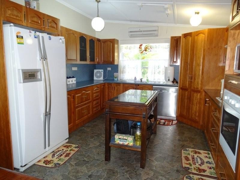 17-19 East Street, Bluff QLD 4702