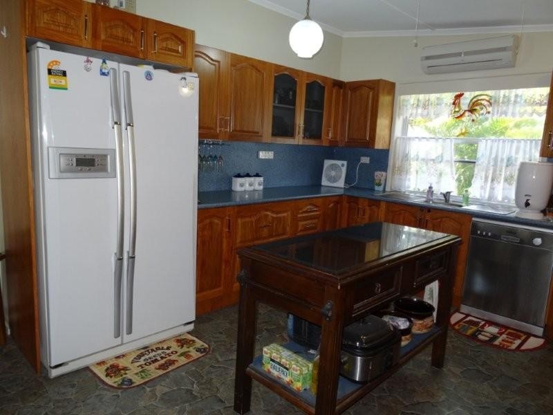 17-19 East Street, Bluff QLD 4702