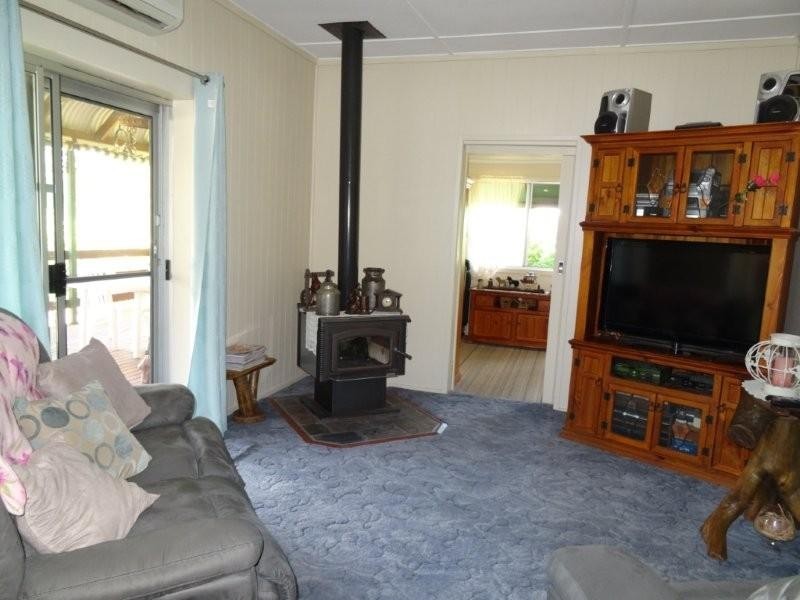 17-19 East Street, Bluff QLD 4702