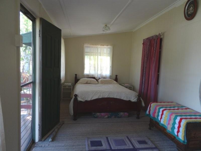 17-19 East Street, Bluff QLD 4702