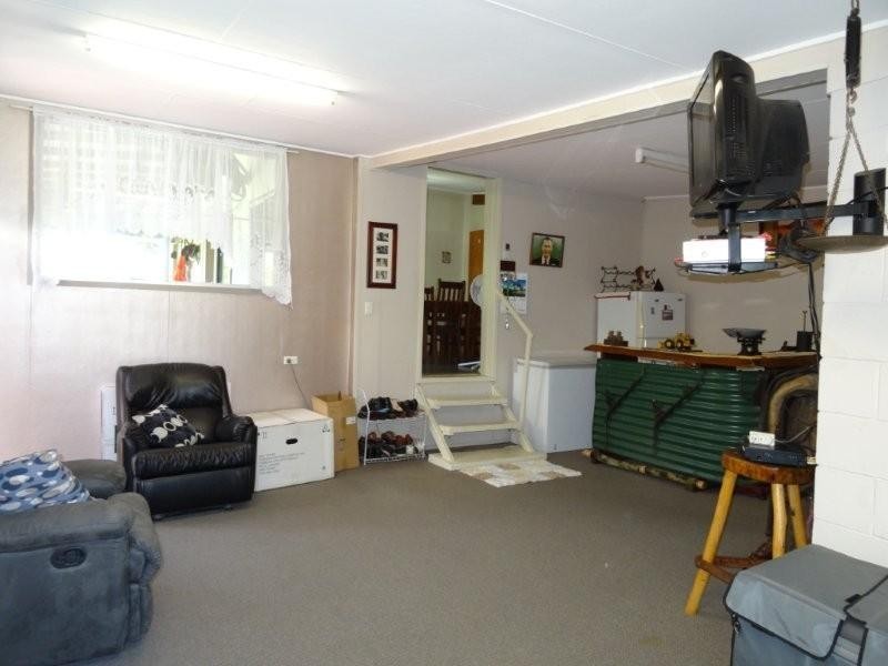 17-19 East Street, Bluff QLD 4702