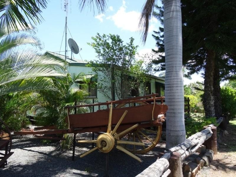 17-19 East Street, Bluff QLD 4702