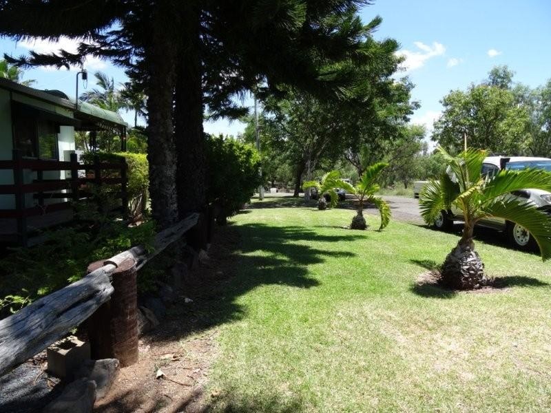 17-19 East Street, Bluff QLD 4702
