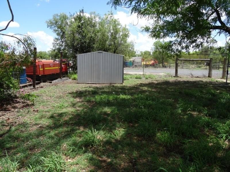 6 Littlefield Street, Blackwater QLD 4717