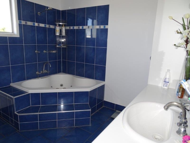 16 Cork Street, Blackwater QLD 4717