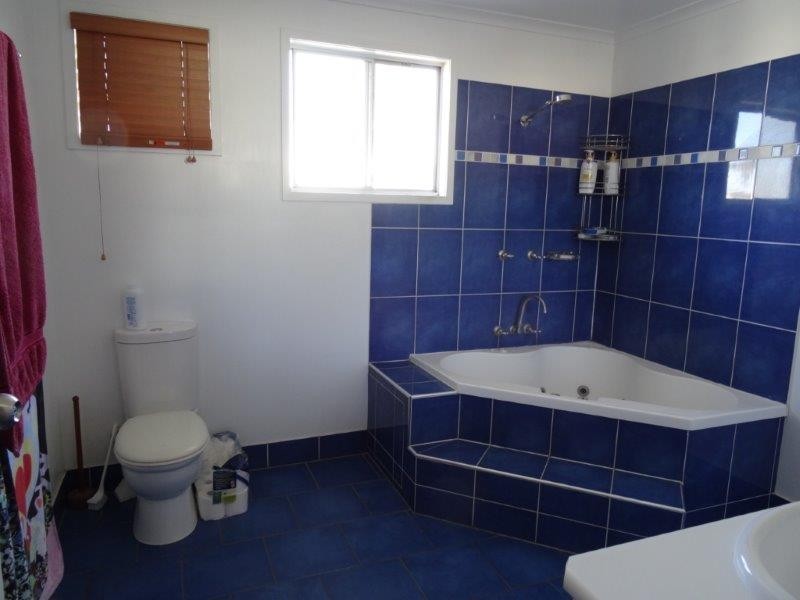 16 Cork Street, Blackwater QLD 4717