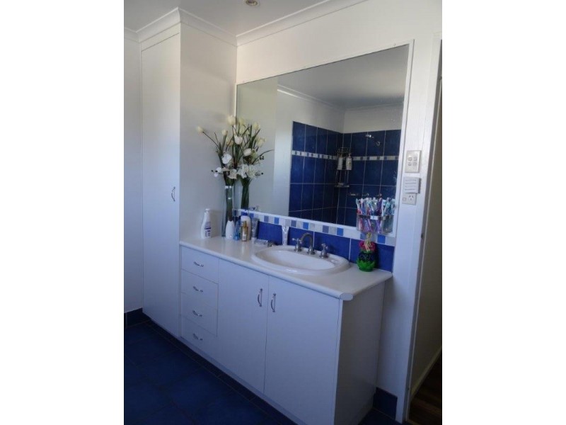 16 Cork Street, Blackwater QLD 4717