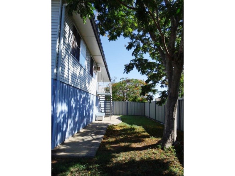 16 Cork Street, Blackwater QLD 4717