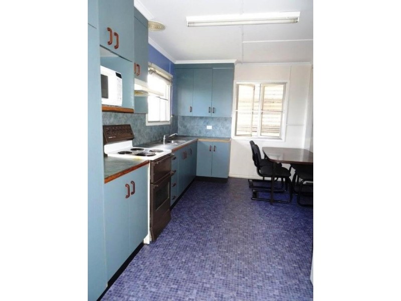 15 Fay Street, Blackwater QLD 4717