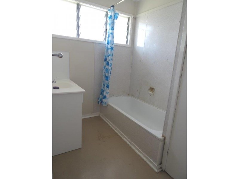 15 Fay Street, Blackwater QLD 4717