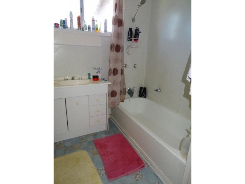 20 Myall Street, Blackwater QLD 4717