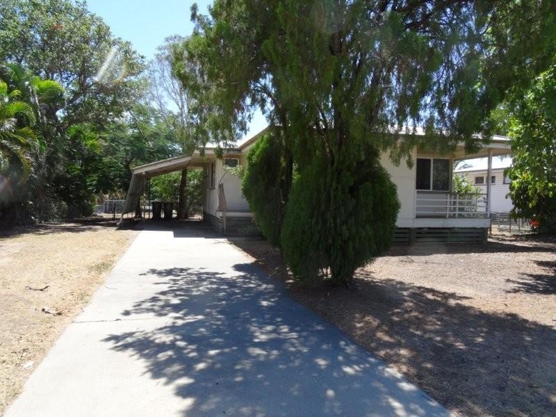 25 Seeman Street, Blackwater QLD 4717