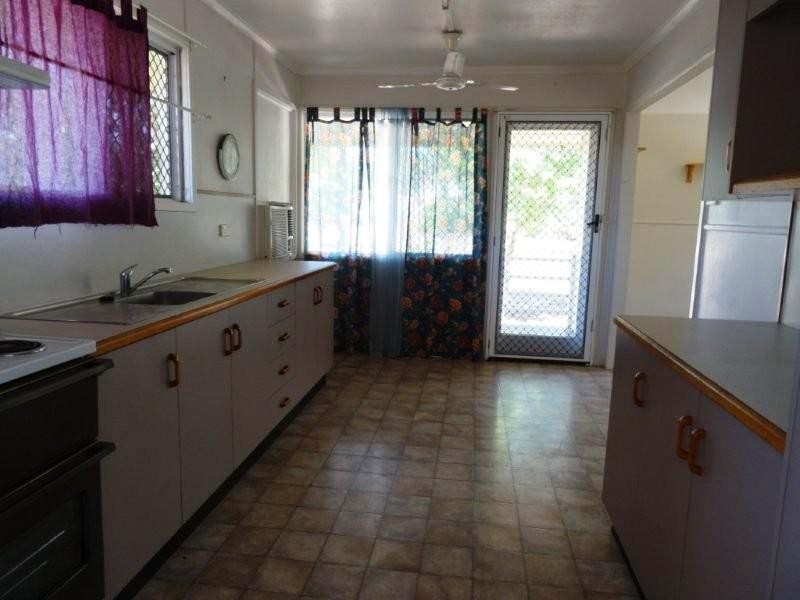 25 Seeman Street, Blackwater QLD 4717