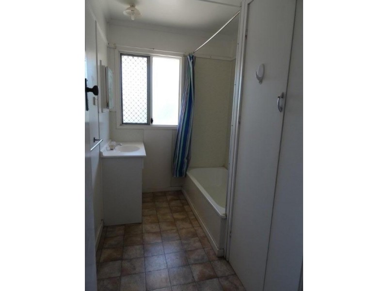 25 Seeman Street, Blackwater QLD 4717