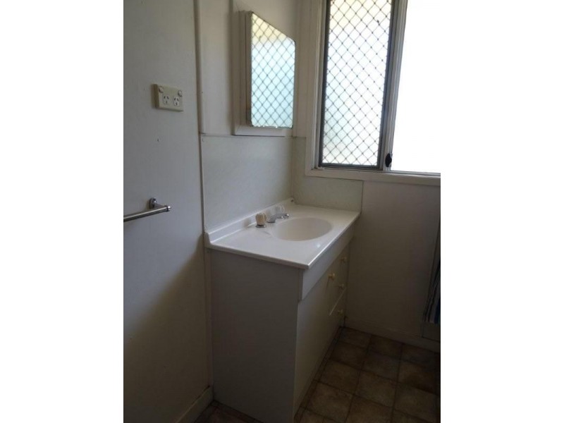 25 Seeman Street, Blackwater QLD 4717