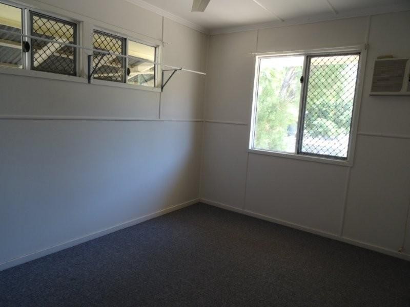 25 Seeman Street, Blackwater QLD 4717