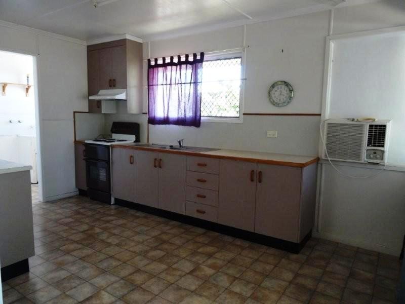 25 Seeman Street, Blackwater QLD 4717