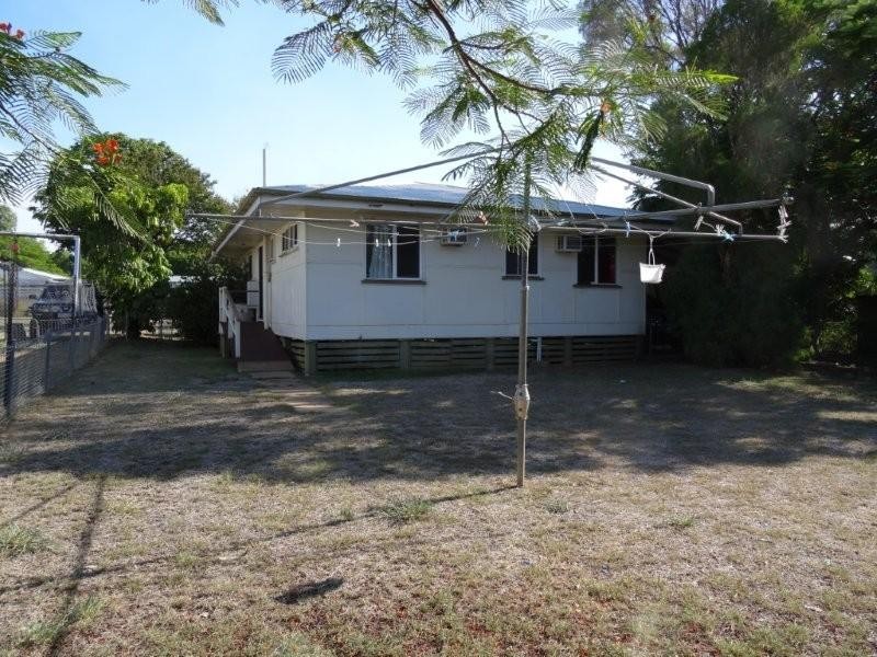 25 Seeman Street, Blackwater QLD 4717