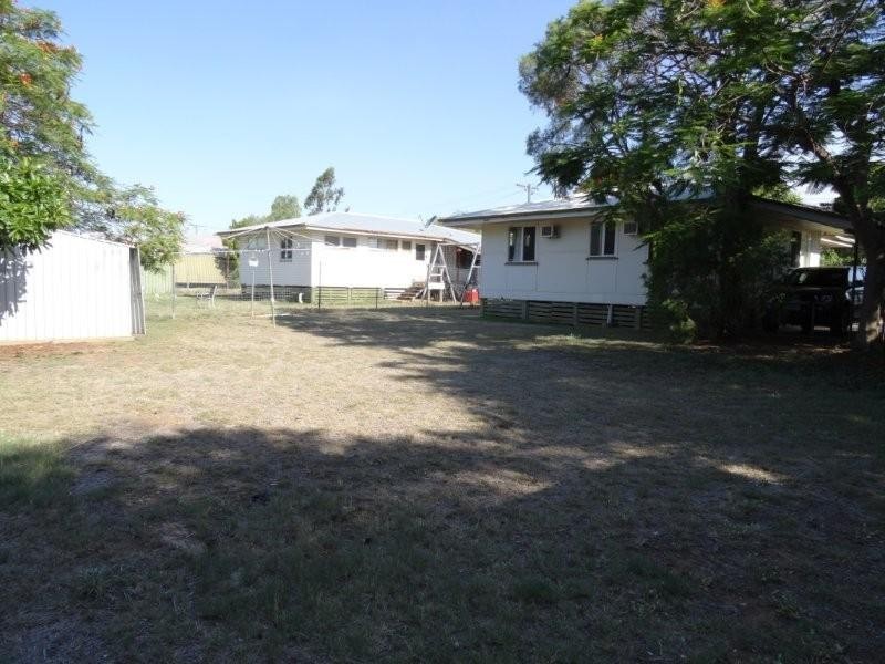 25 Seeman Street, Blackwater QLD 4717