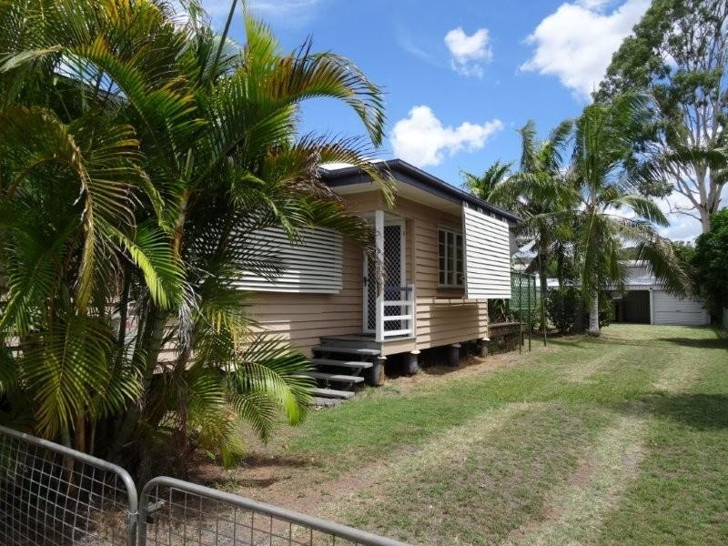 19 West Street, Bluff QLD 4702