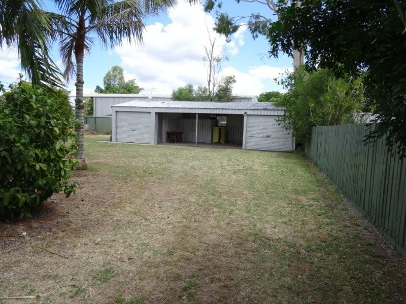 19 West Street, Bluff QLD 4702