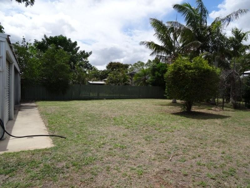 19 West Street, Bluff QLD 4702