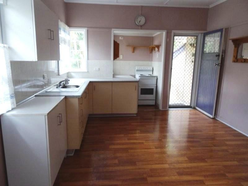 19 West Street, Bluff QLD 4702