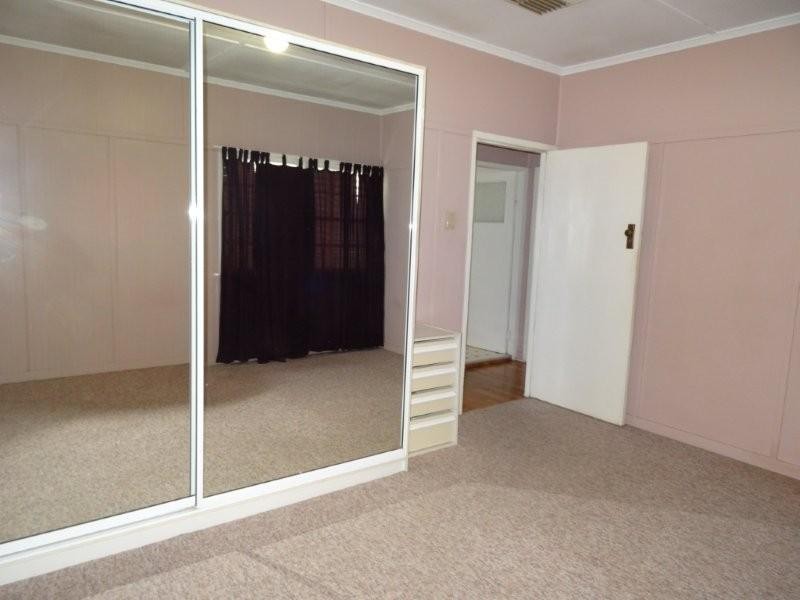 19 West Street, Bluff QLD 4702