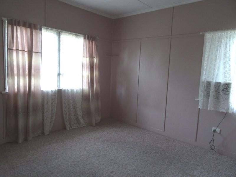 19 West Street, Bluff QLD 4702