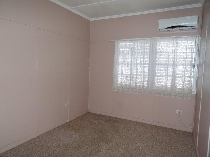 19 West Street, Bluff QLD 4702