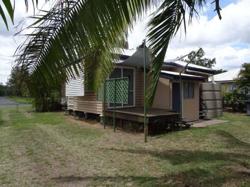 19 West Street, Bluff QLD 4702