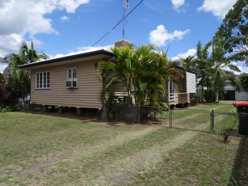 19 West Street, Bluff QLD 4702