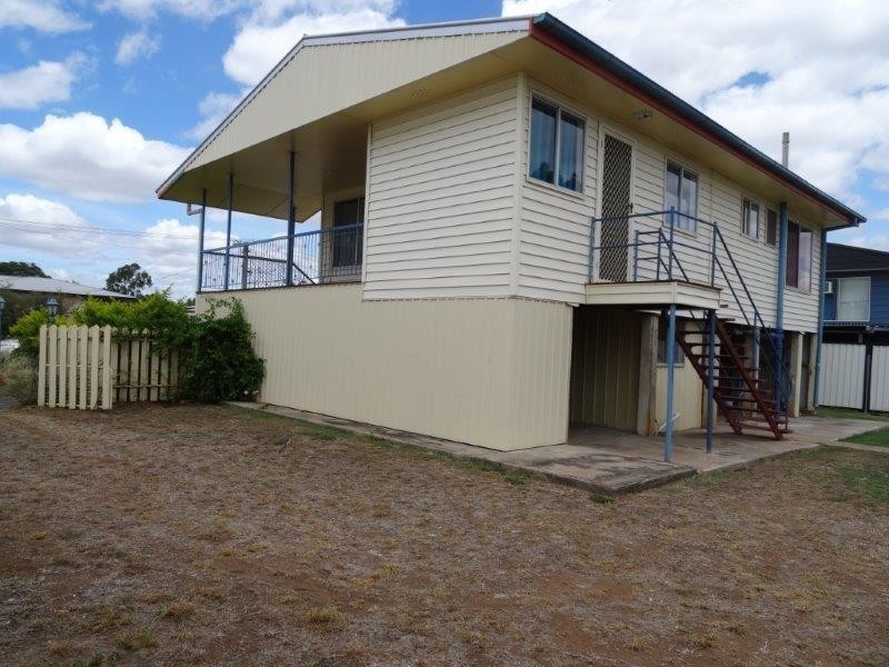 20 Bean Street, Blackwater QLD 4717