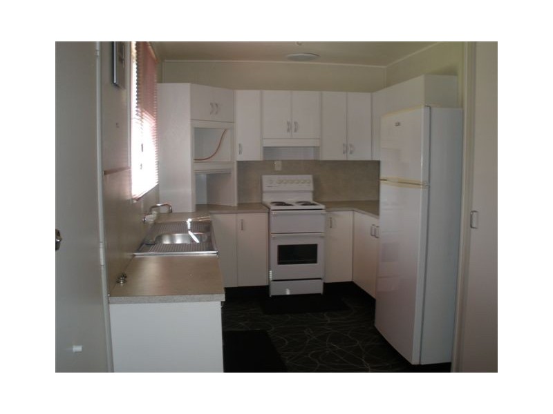 24 Doon Street, Blackwater QLD 4717