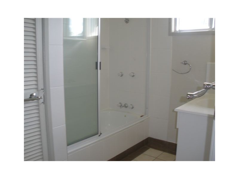 24 Doon Street, Blackwater QLD 4717