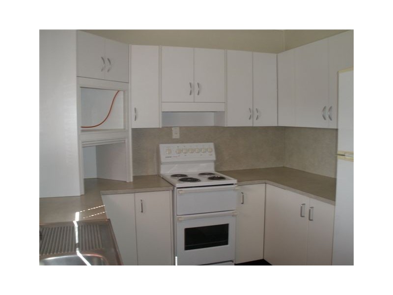 24 Doon Street, Blackwater QLD 4717