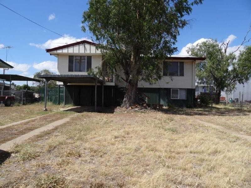 25 Acacia Street, Blackwater QLD 4717