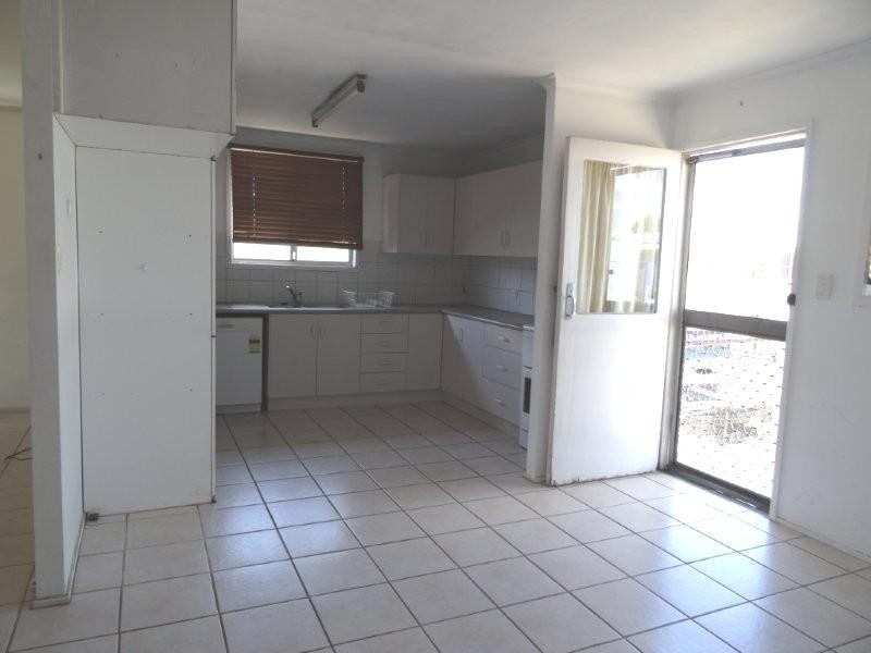 25 Acacia Street, Blackwater QLD 4717