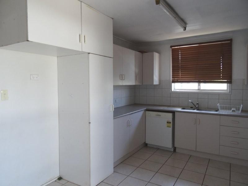 25 Acacia Street, Blackwater QLD 4717