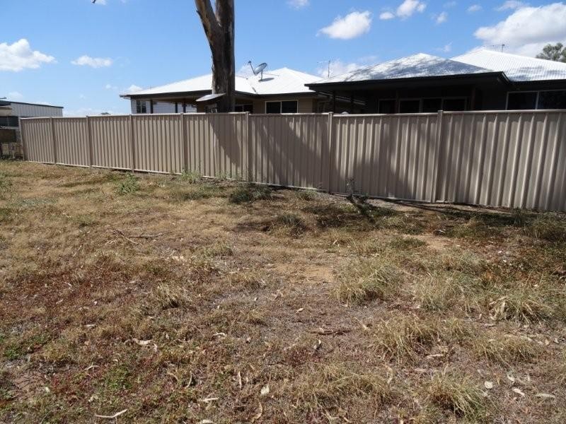 25 Acacia Street, Blackwater QLD 4717