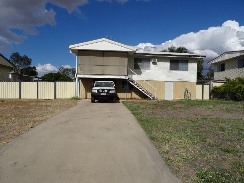 12 Bluff Street, Blackwater QLD 4717