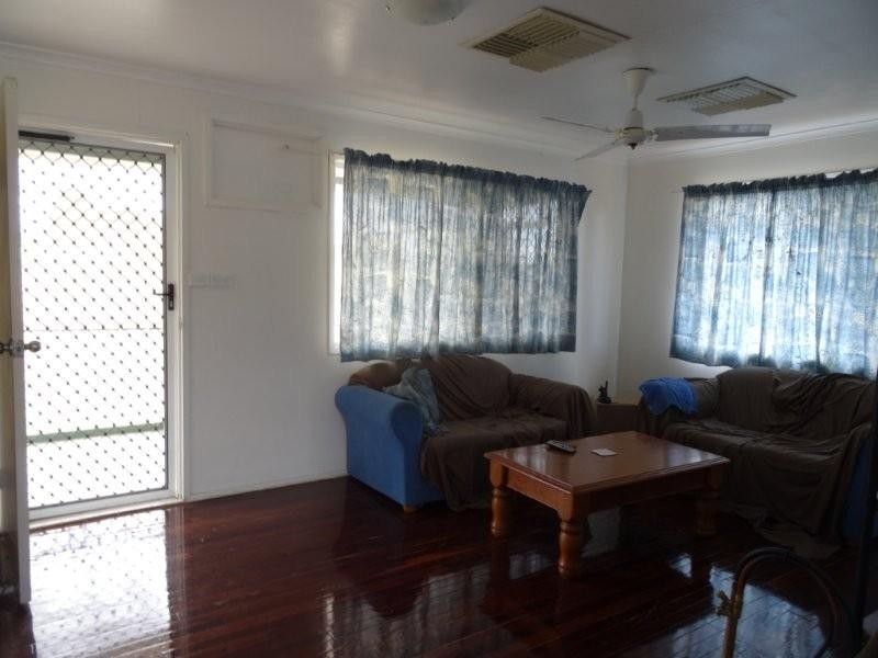 12 Bluff Street, Blackwater QLD 4717