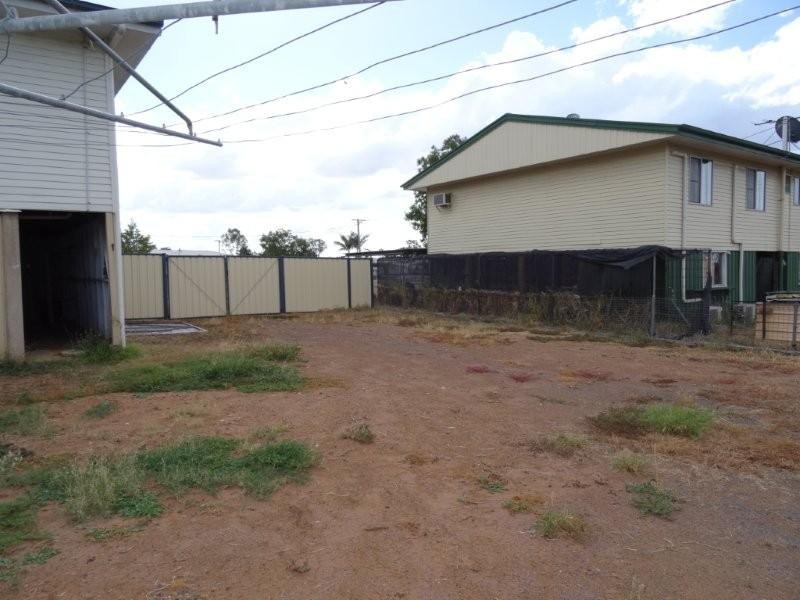 12 Bluff Street, Blackwater QLD 4717