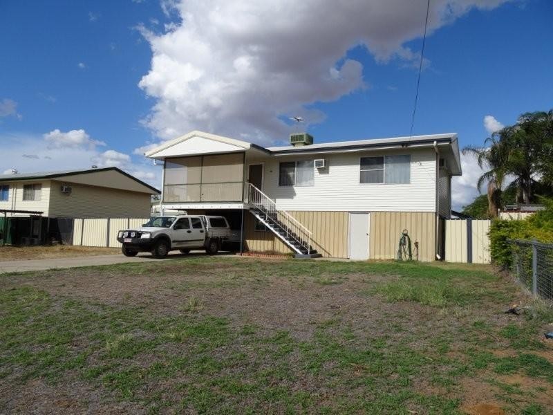 12 Bluff Street, Blackwater QLD 4717