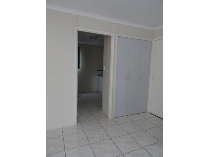 13 Campbell Street, Bluff QLD 4702