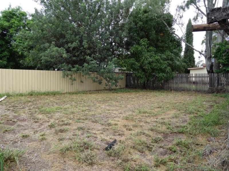 13 Campbell Street, Bluff QLD 4702